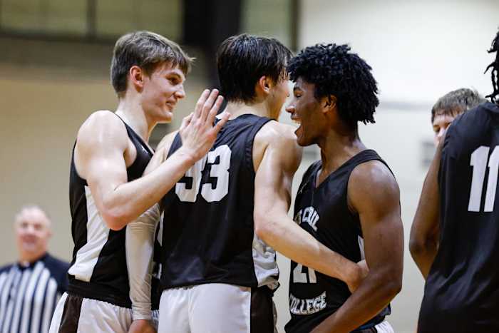Webster Groves Missouri Mount Carmel Illinois boys basketball December 16 2023 Nate Latsch 25014